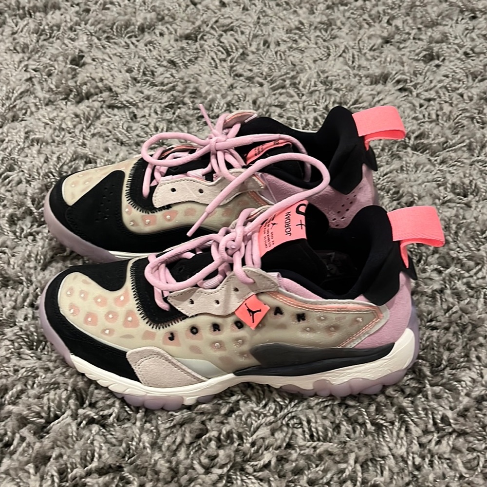 nike jordans delta 2